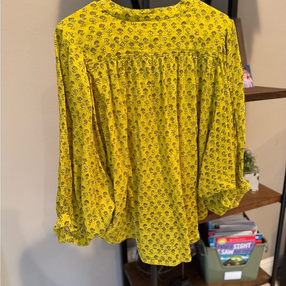 Greenish Yellow Pilcro Floral Women's Top - Picture 3 of 6